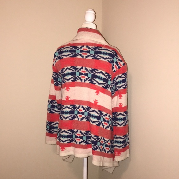Aztec Poncho - Picture 2 of 3